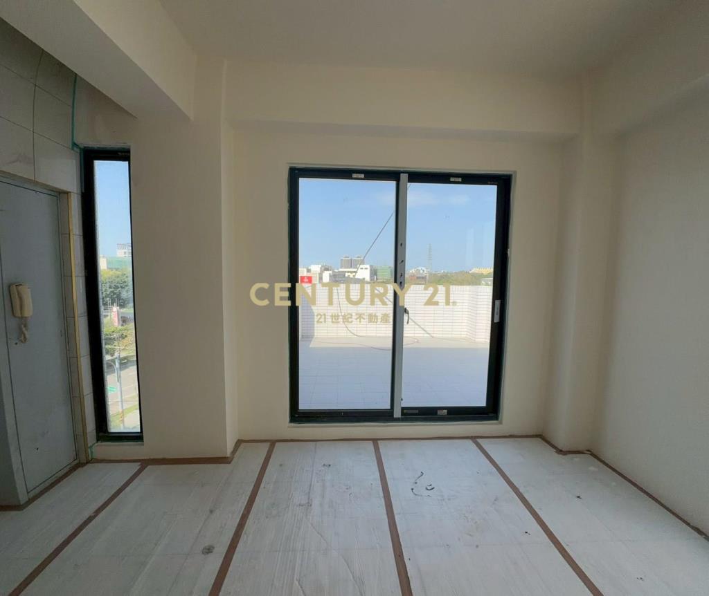 王爺壟旁大面寬 前庭車位 電梯別墅