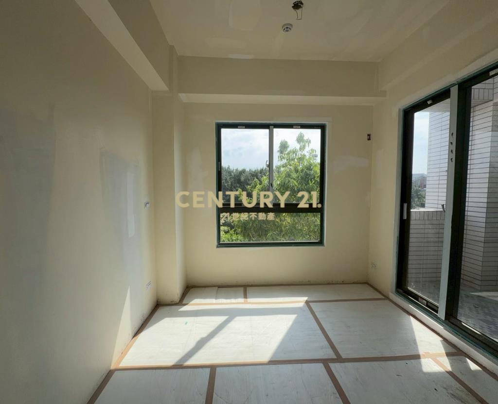 王爺壟旁大面寬 前庭車位 電梯別墅