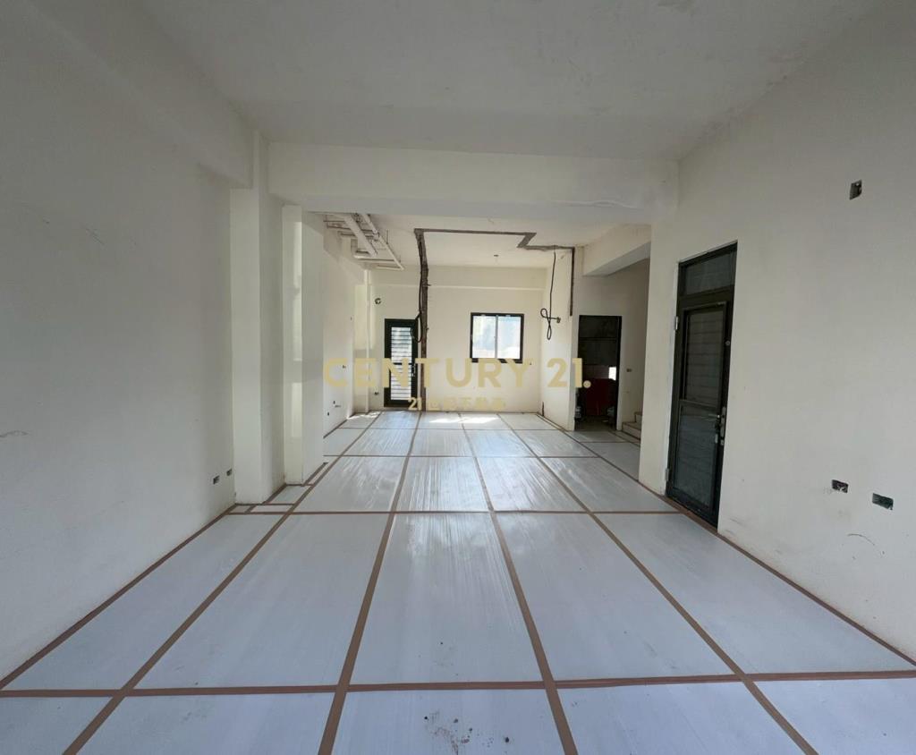 王爺壟旁大面寬 前庭車位 電梯別墅