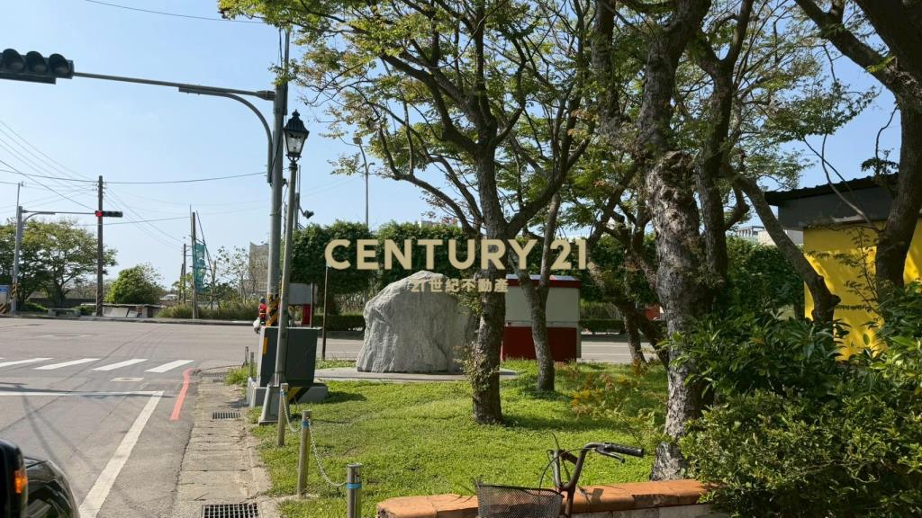 王爺壟旁大面寬 前庭車位 電梯別墅