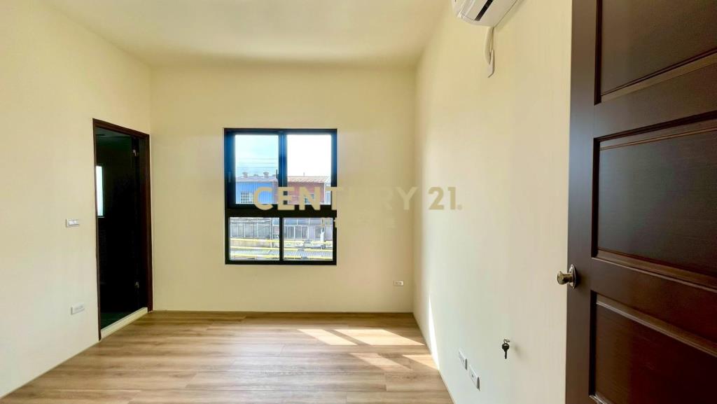 湖口休息站旁 車位華廈3房-出租