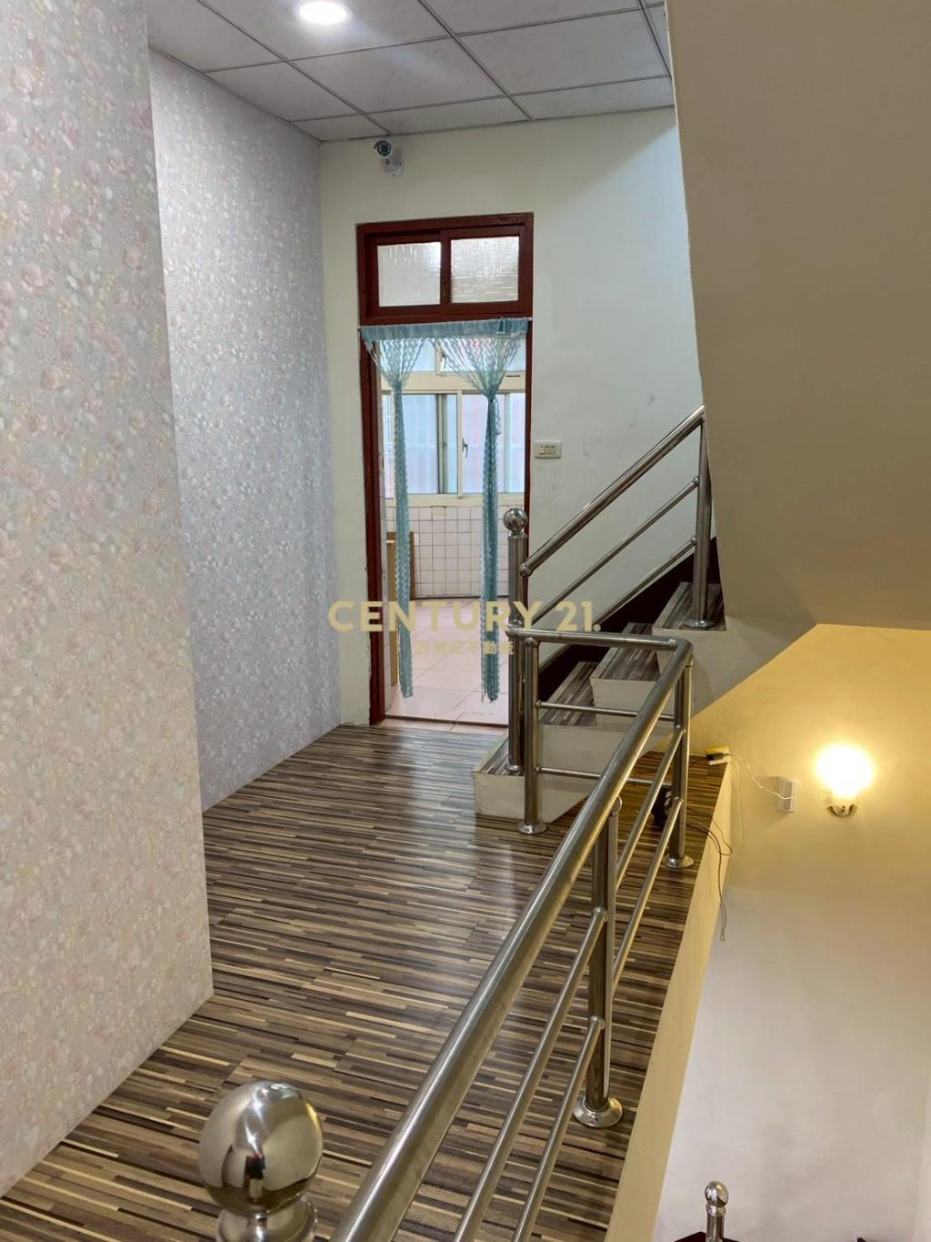 近火車站店面透天