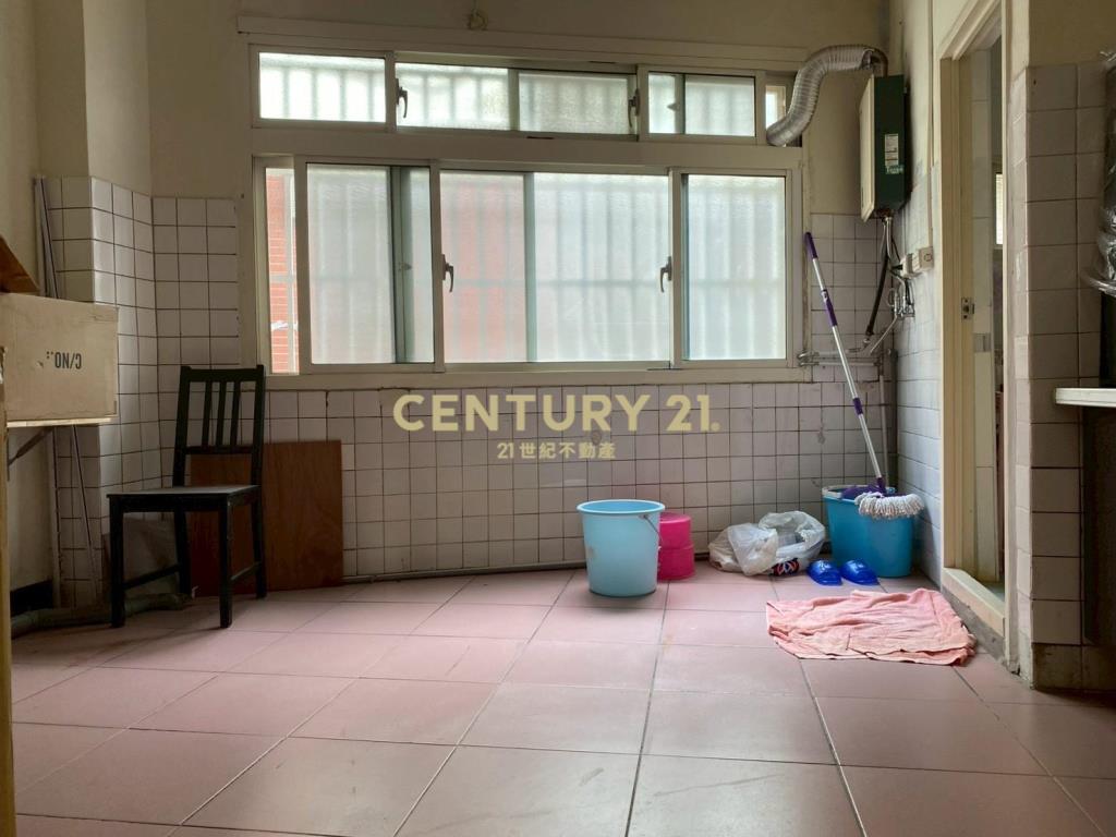 近火車站店面透天