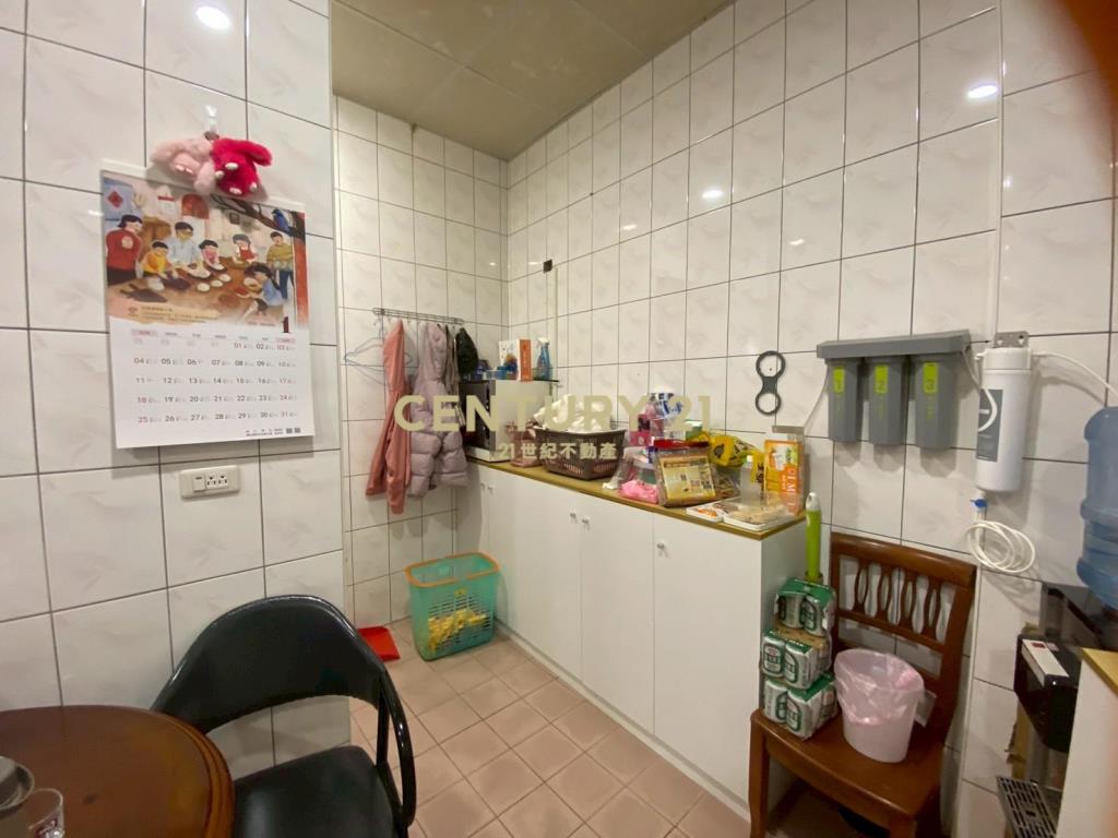 近火車站店面透天