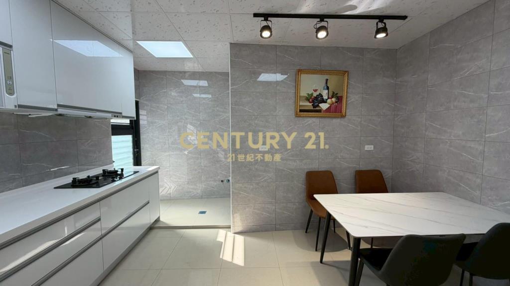 省道社區透天※整棟全新改造