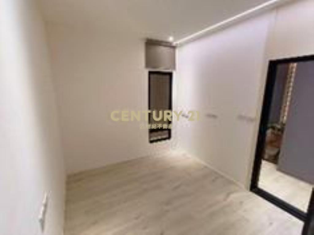 中正路雙捷運全新裝潢收租10 套房