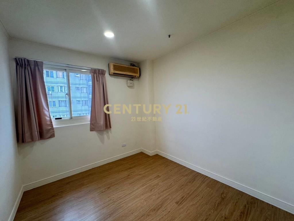 冠倫前排帝王座向邊間收租4房