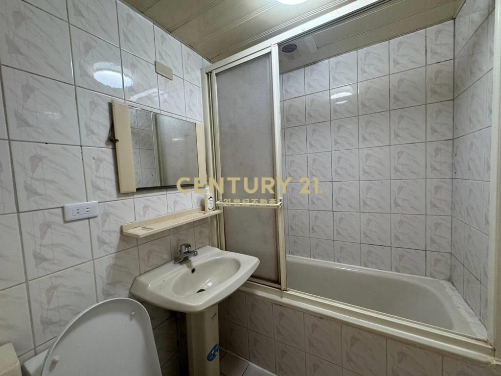 冠倫前排帝王座向邊間收租4房