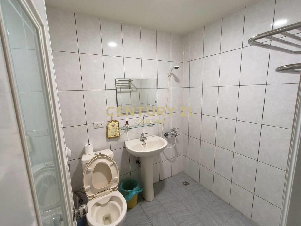 (租案)龜山紅寶三街二樓全新裝潢3房