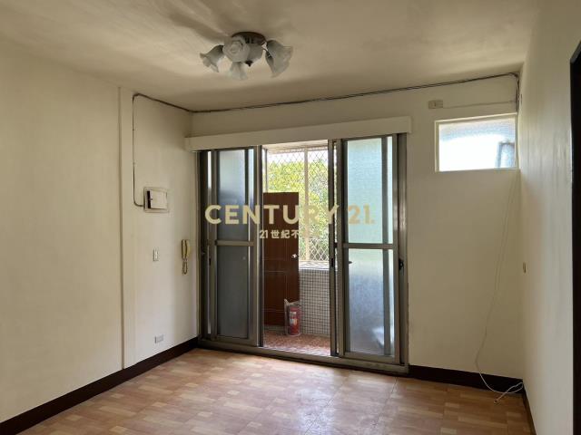 幸福七街邊間一層一戶公寓住宅