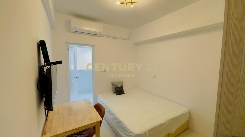 興二街全新電梯透天別墅 15間收租套房