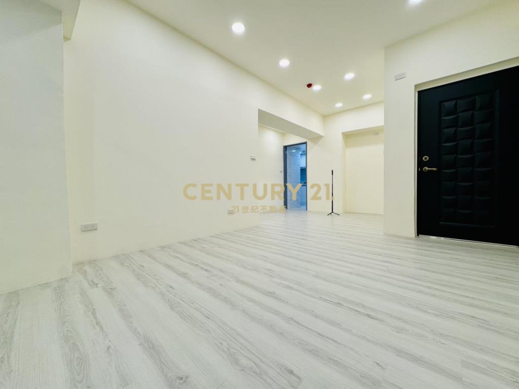 冠倫邊間全新裝潢3房車