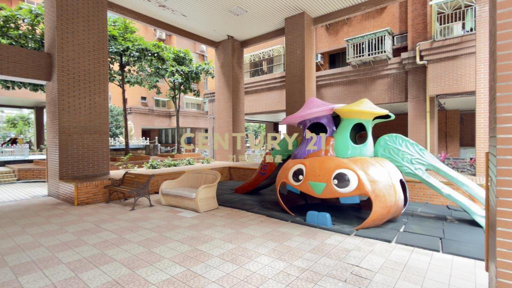 台北東京前陽台進出3房