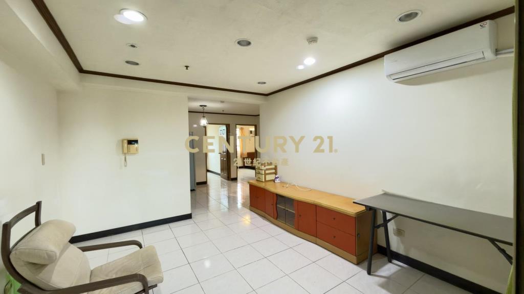 台北東京前陽台進出3房