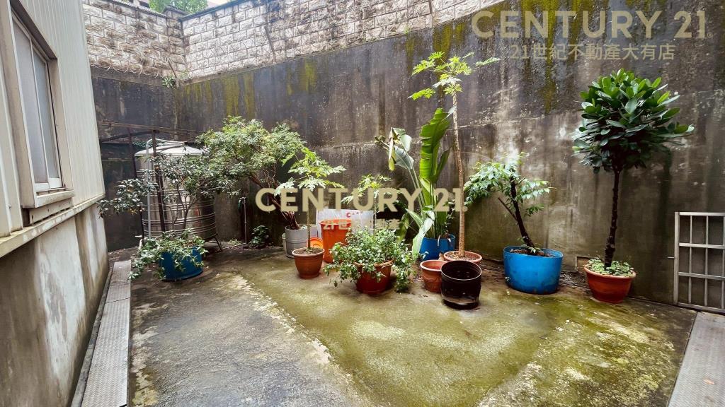 (租)大有商圈大地坪挑高黃金店面