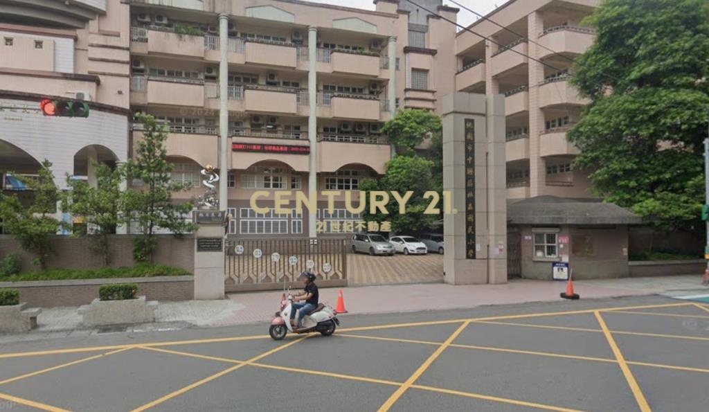 林森國小旁7房透天