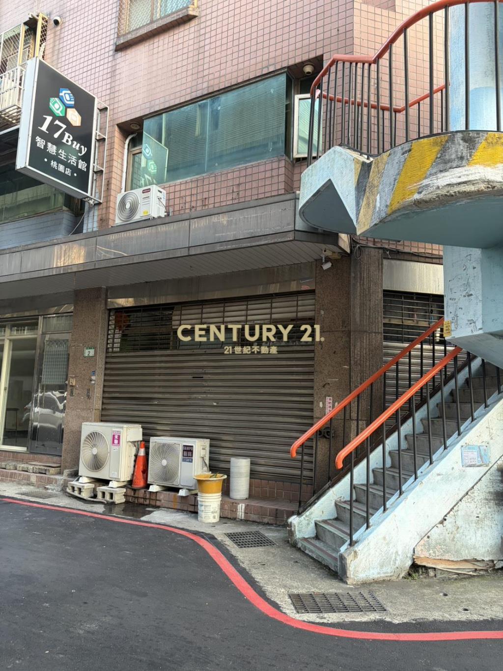 東門國小三角窗店面