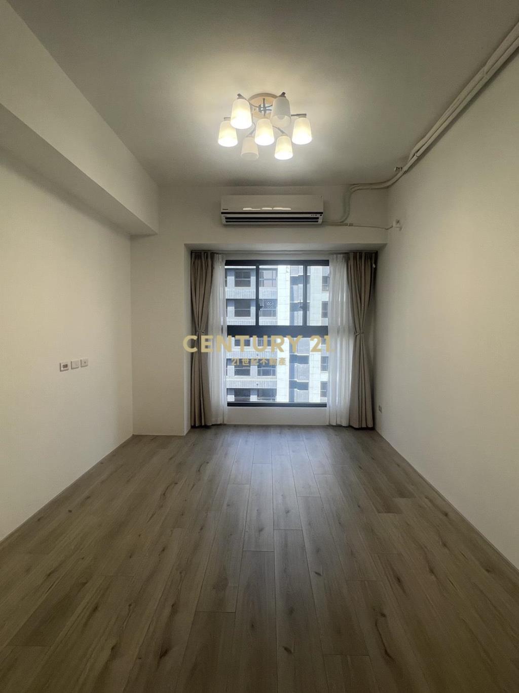 皇普園首之道全新3房車