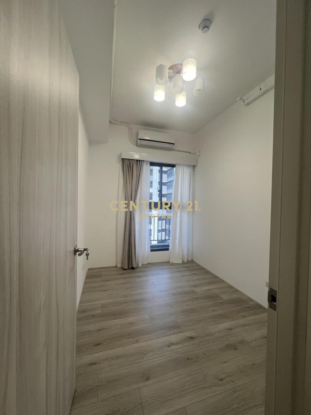 皇普園首之道全新3房車