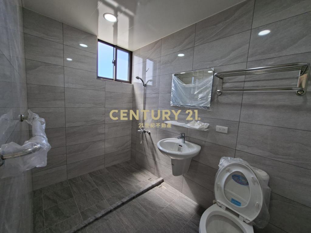 菓林三民路全新二房車