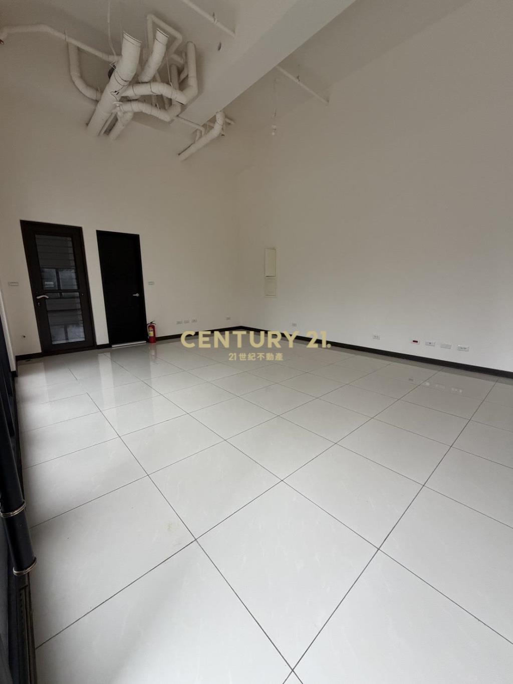 青埔近A19全新大面寬店面