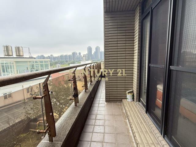 青埔電梯四房車