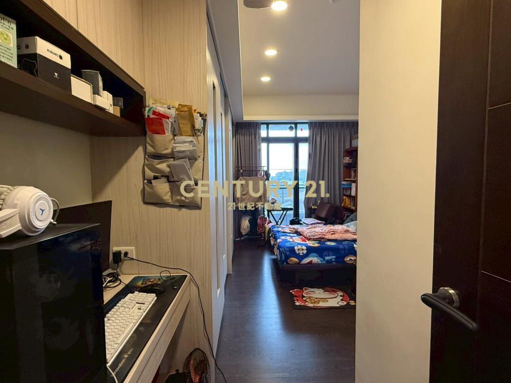 青埔電梯四房車