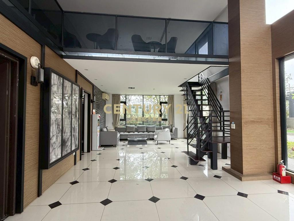 青埔電梯四房車