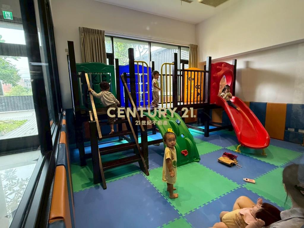 青埔電梯四房車