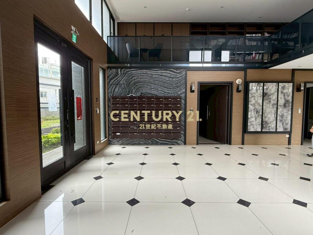 青埔電梯四房車