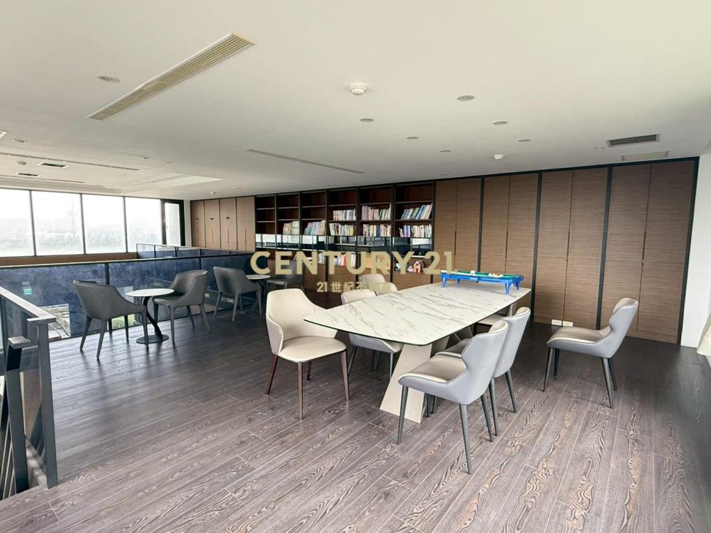 青埔電梯四房車