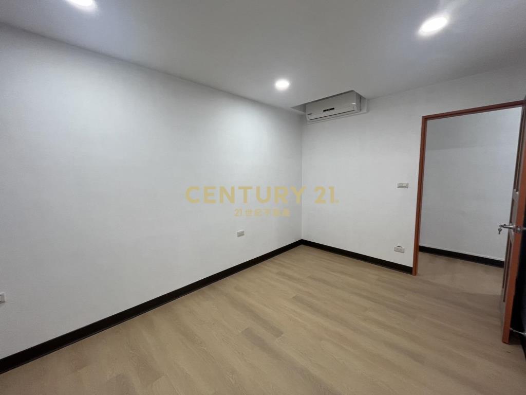 三重捷運邊間面寬公寓