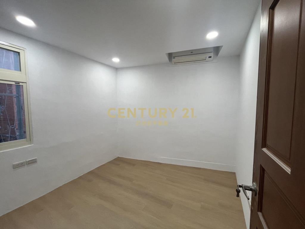 三重捷運邊間面寬公寓