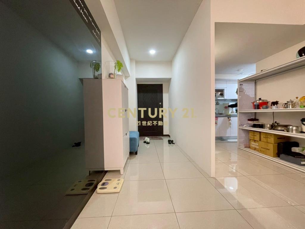 楊梅交流道輕屋齡三房平面車