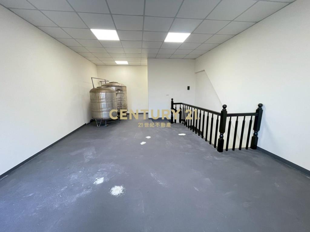 獅子林商圈臨路整新透天