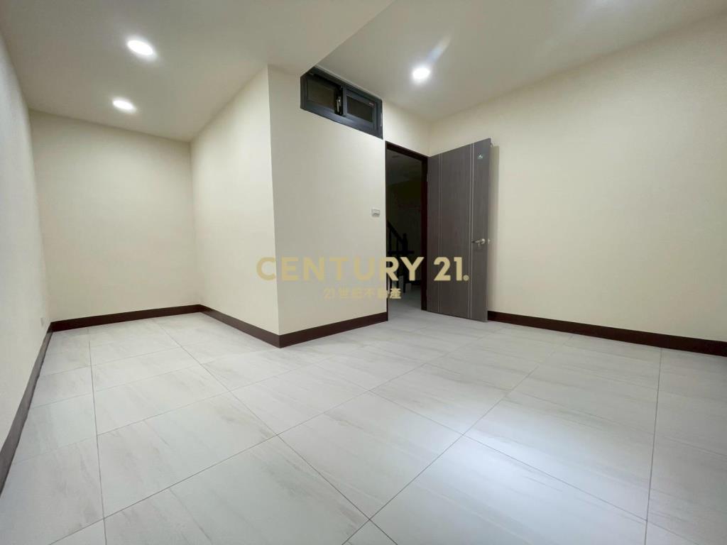 獅子林商圈臨路整新透天