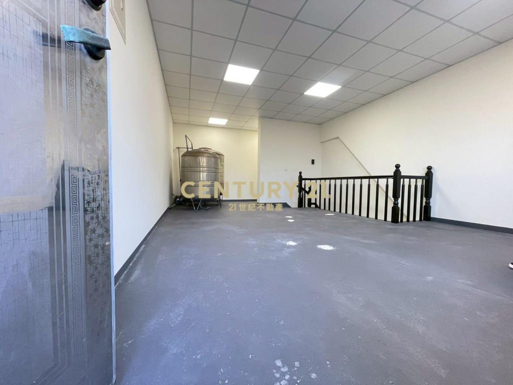 獅子林商圈臨路整新透天