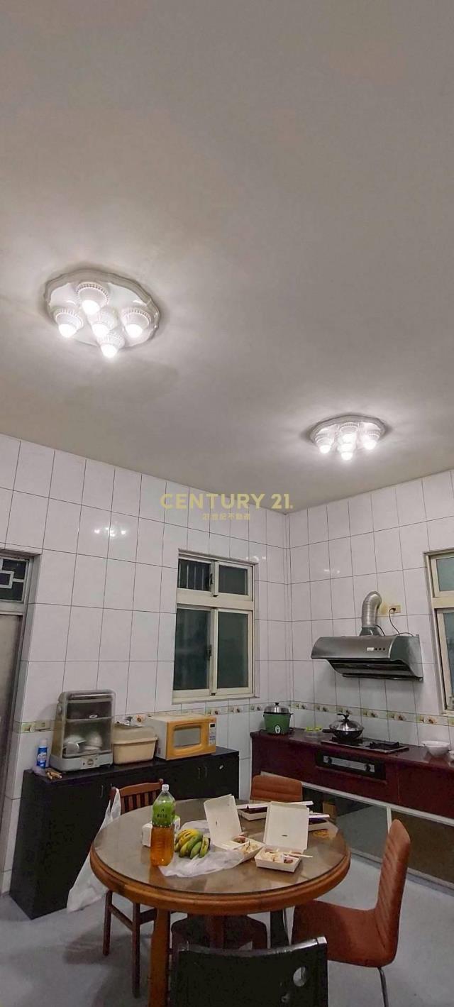 近上湖國小三面臨路農舍