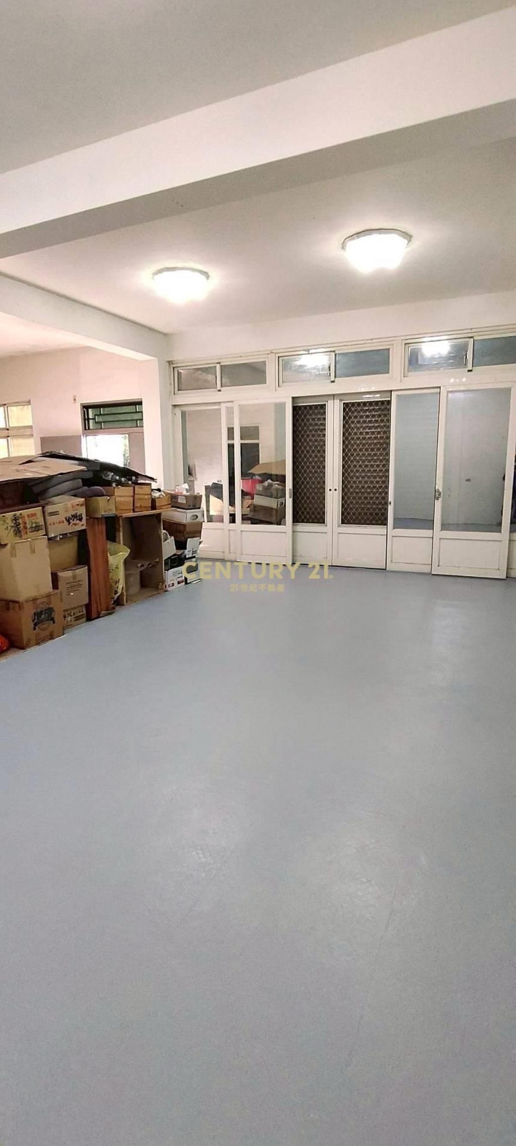 近上湖國小三面臨路農舍