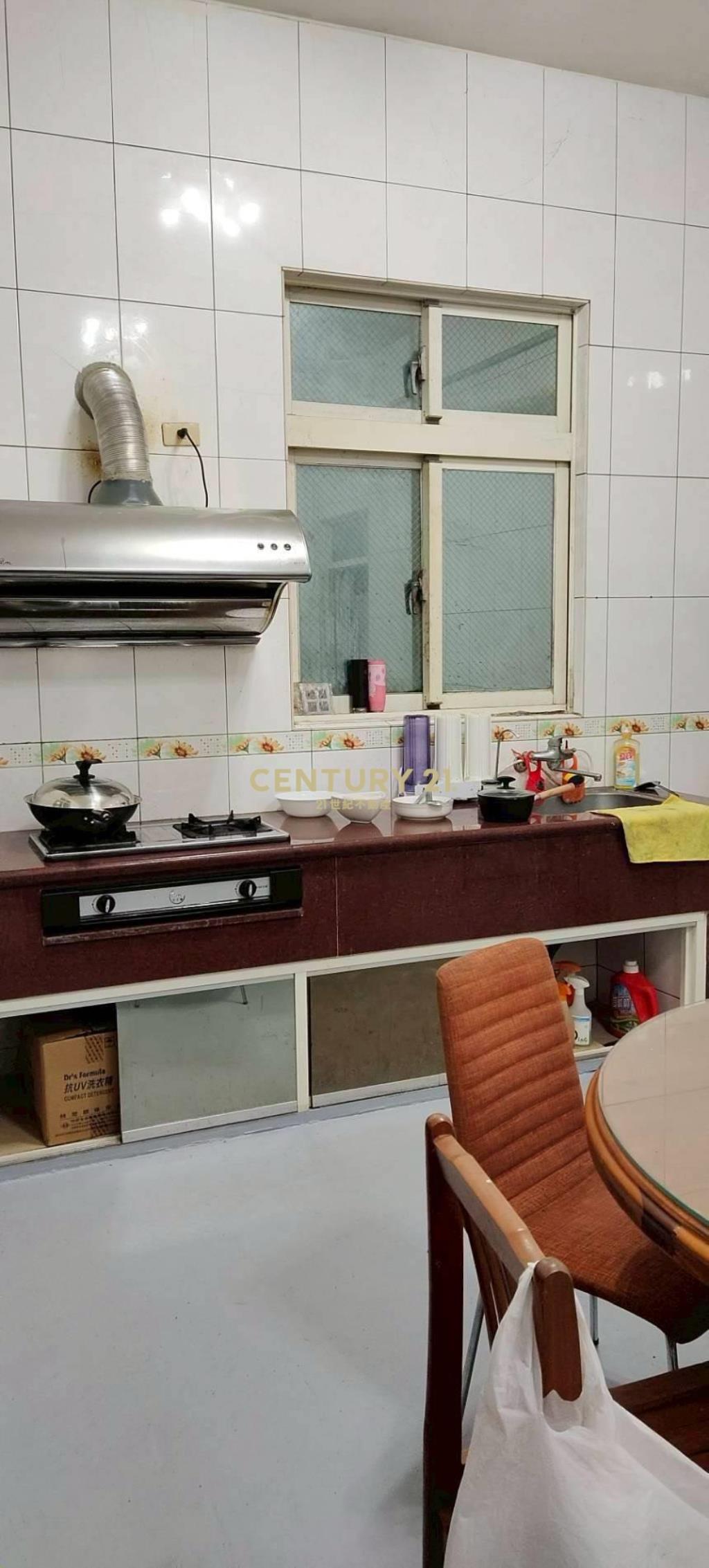 近上湖國小三面臨路農舍