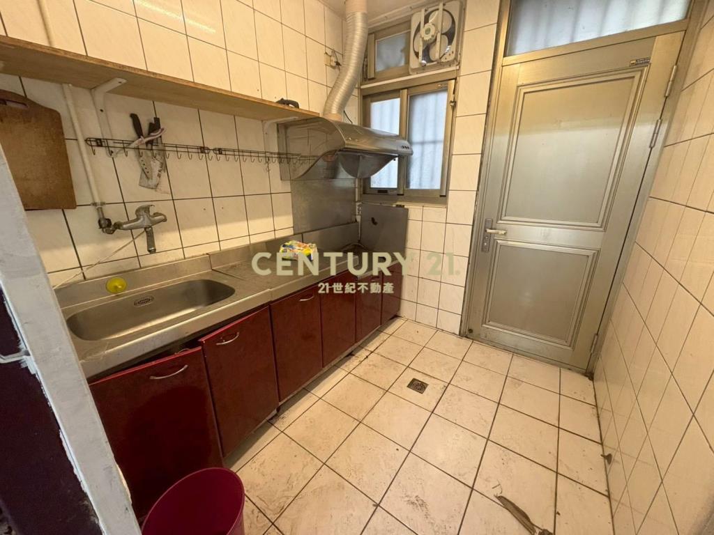 中壢山東前院停車透天