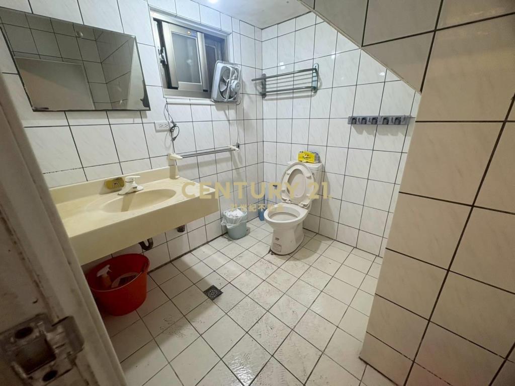 中壢山東前院停車透天