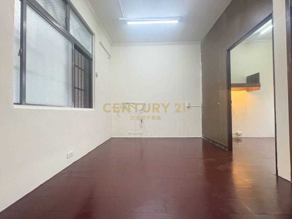 中壢山東前院停車透天