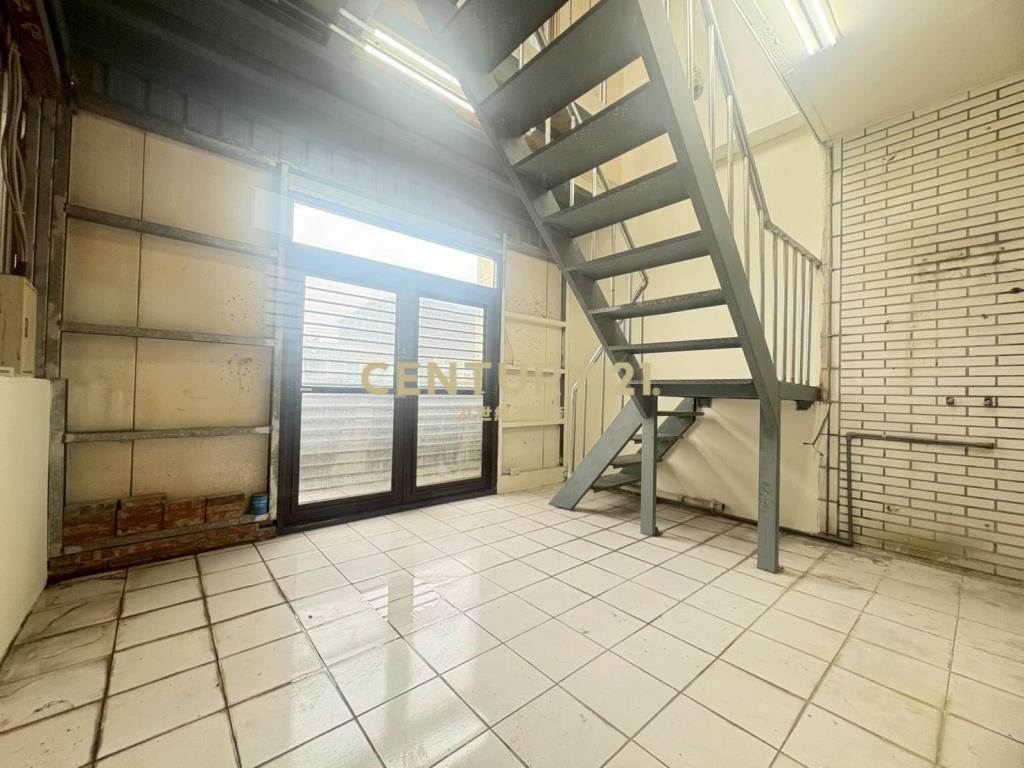 中壢山東前院停車透天