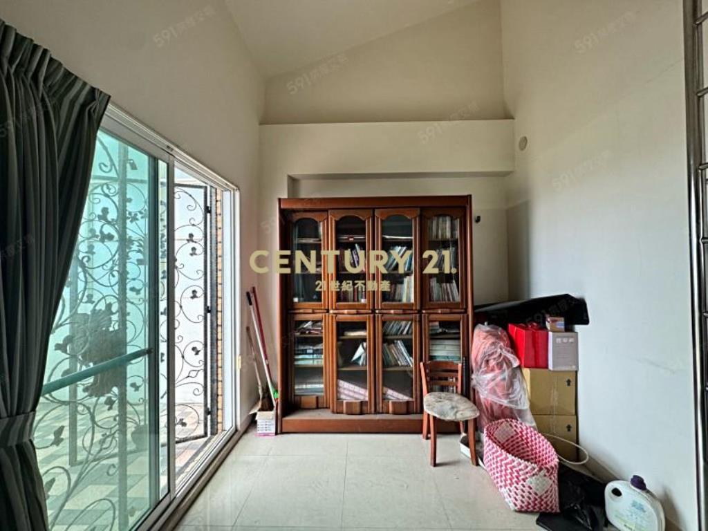 鄰廣豐商圈G5站稀有透天電梯別墅