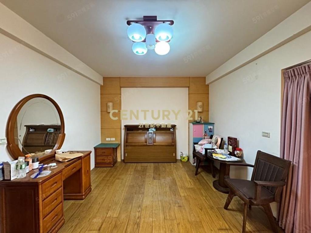 鄰廣豐商圈G5站稀有透天電梯別墅