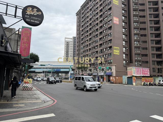 近龍安商圈愛買旁面寬黃金透店