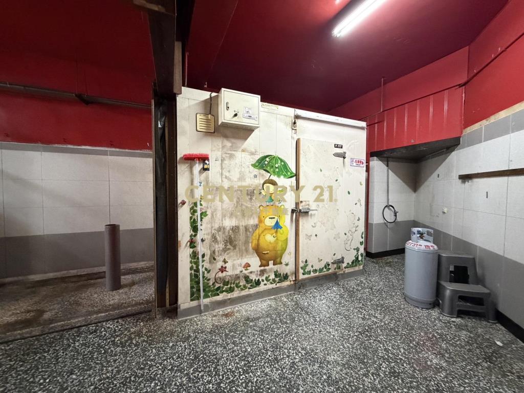 近龍安商圈愛買旁面寬黃金透店