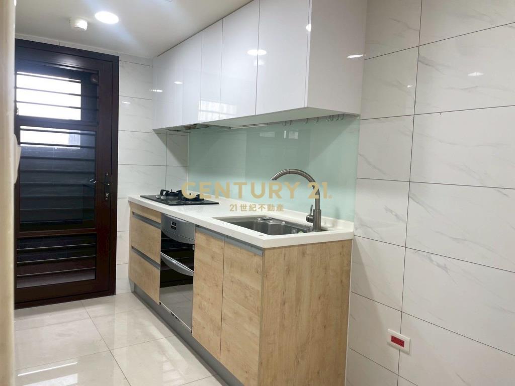 中壢過嶺商圈三房車