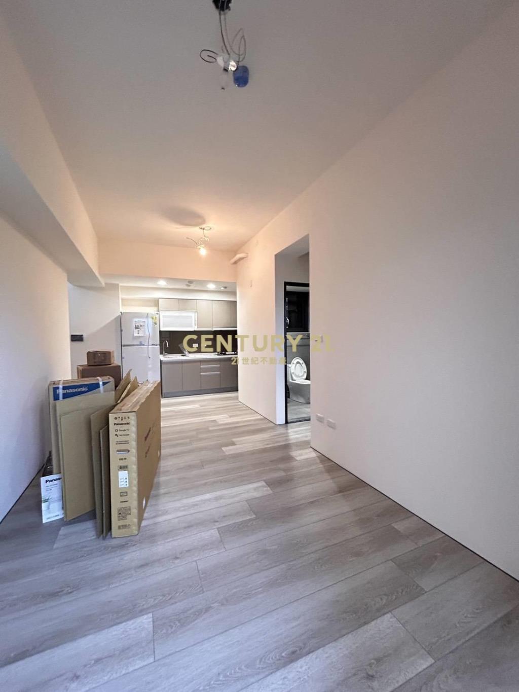 近喜來登全新兩房車